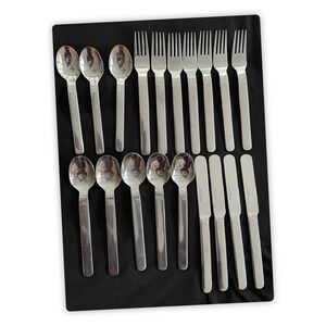 19-Piece‎ Reed & Barton Select Stainless Flatware Set